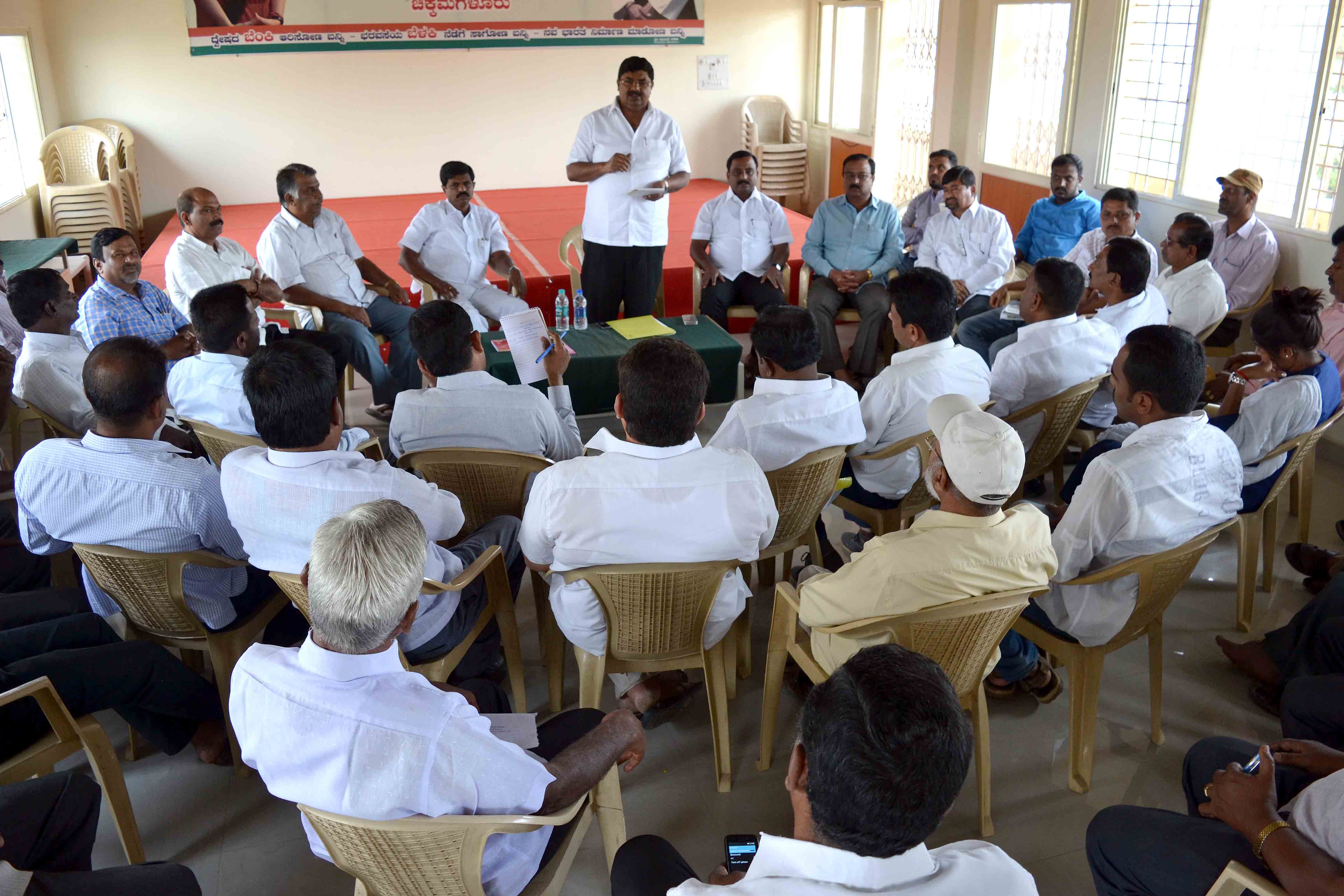 ಕಾಂಗ್ರೆಸ್ ಪಕ್ಷದ ಸಿದ್ಧಾಂತ ಅರಿತು ಪಕ್ಷ ಬಲವರ್ಧಿಸಿ: ವಿಜಯ ಕುಮಾರ್